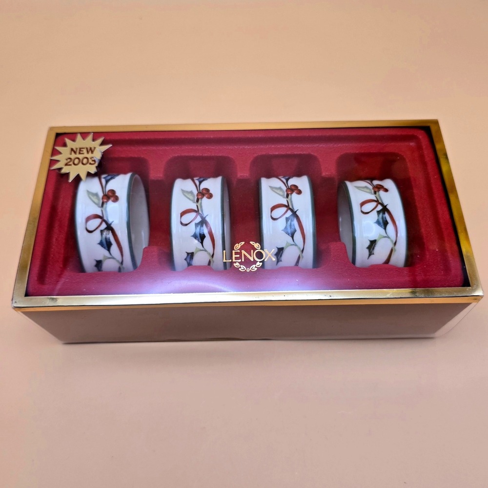 Lenox Winter Greetings Everyday Napkin‎ Rings Set of 4 Holly Berries Ivory China - Picture 2 of 14